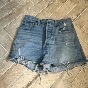 Levi’s rib cage short 27